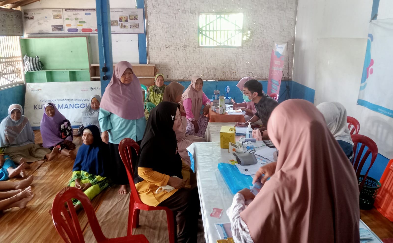 Kuatkan Iman dan Imun, Program Spesial Ramadan LAZ Amal Bunda untuk Lansia di Cilacap